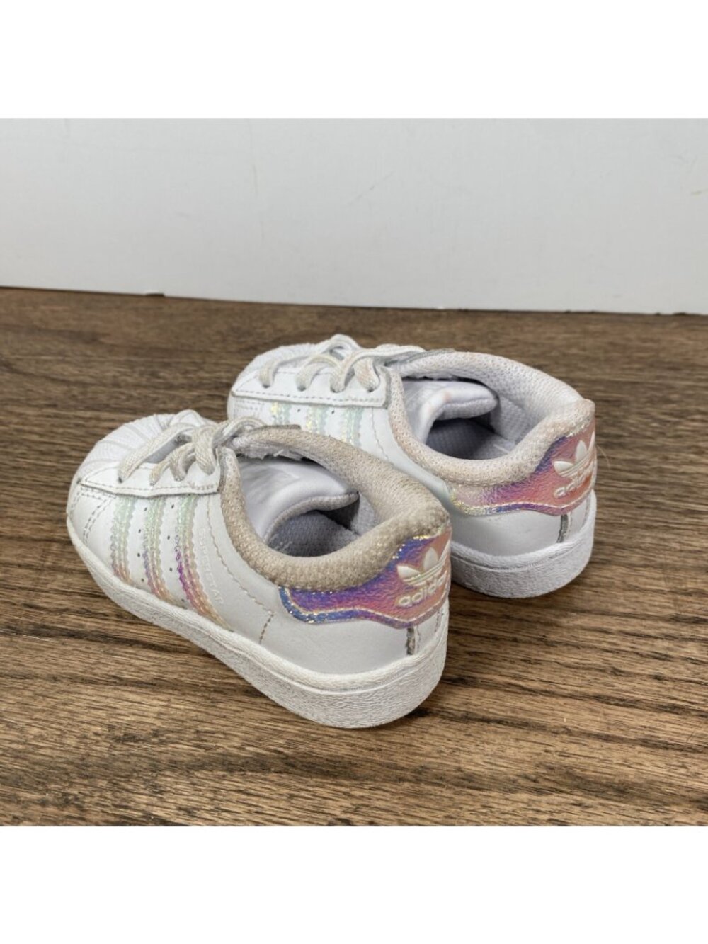Adidas’s Superstar Shoes Cloud White Kids Size 5K - FV3143 - Picture 2 of 4